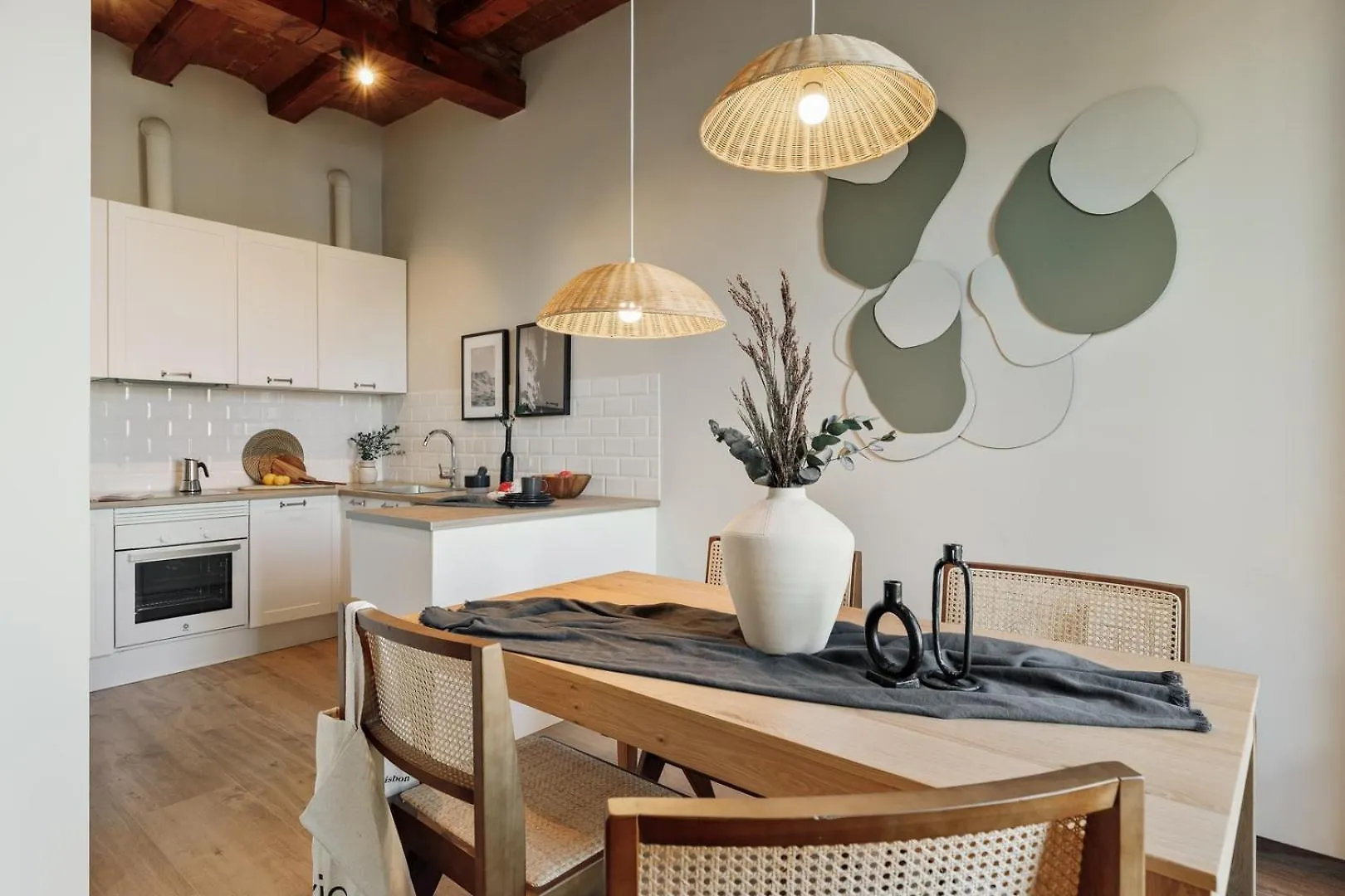 Chixoy - 3 Bedrooms And Balcony In Eixample Dreta برشلونة 0*,  إسبانيا